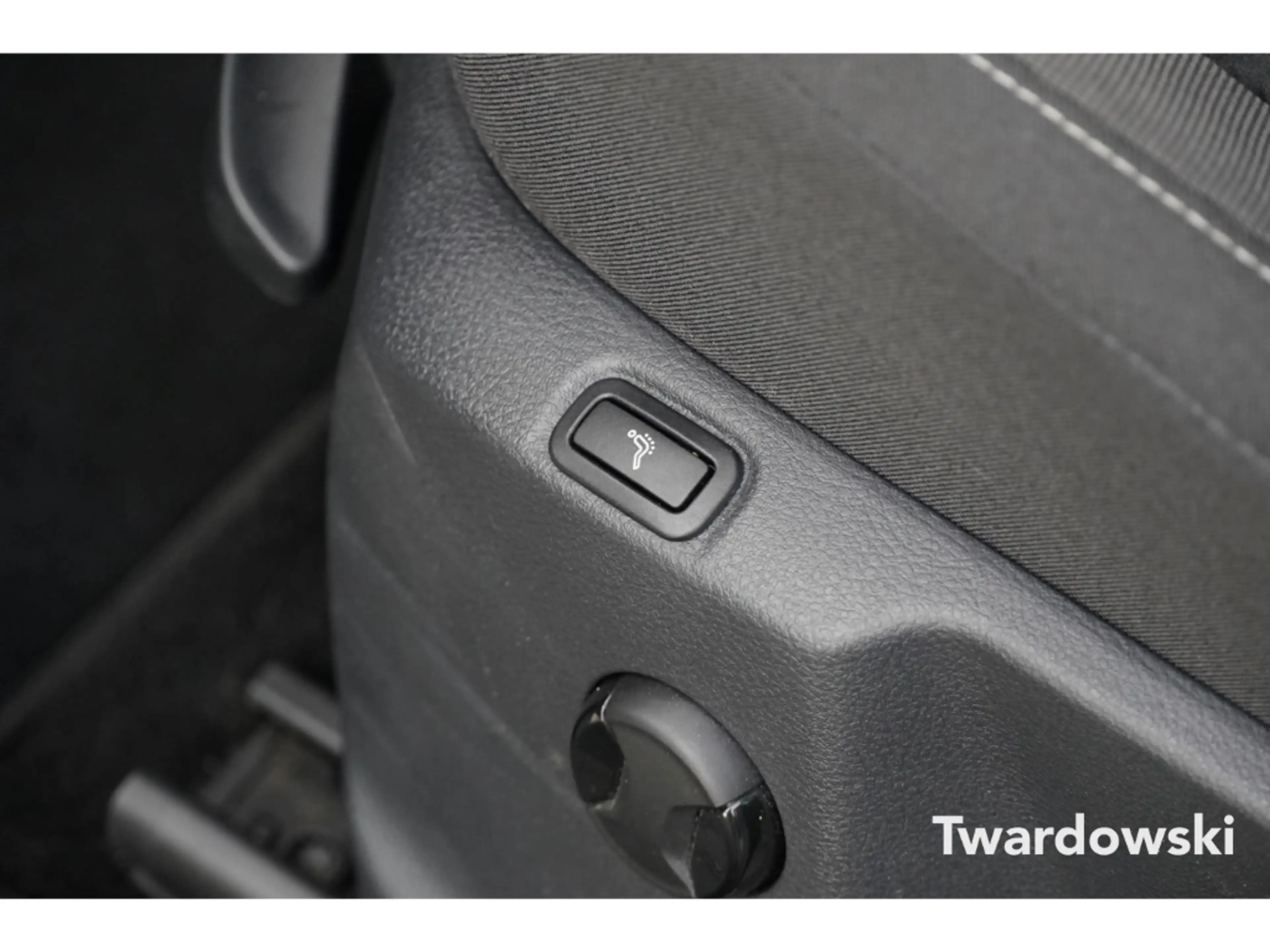 Volkswagen Golf Sportsvan Highline PANO Kamera ACC LED KeyLess — photo 14