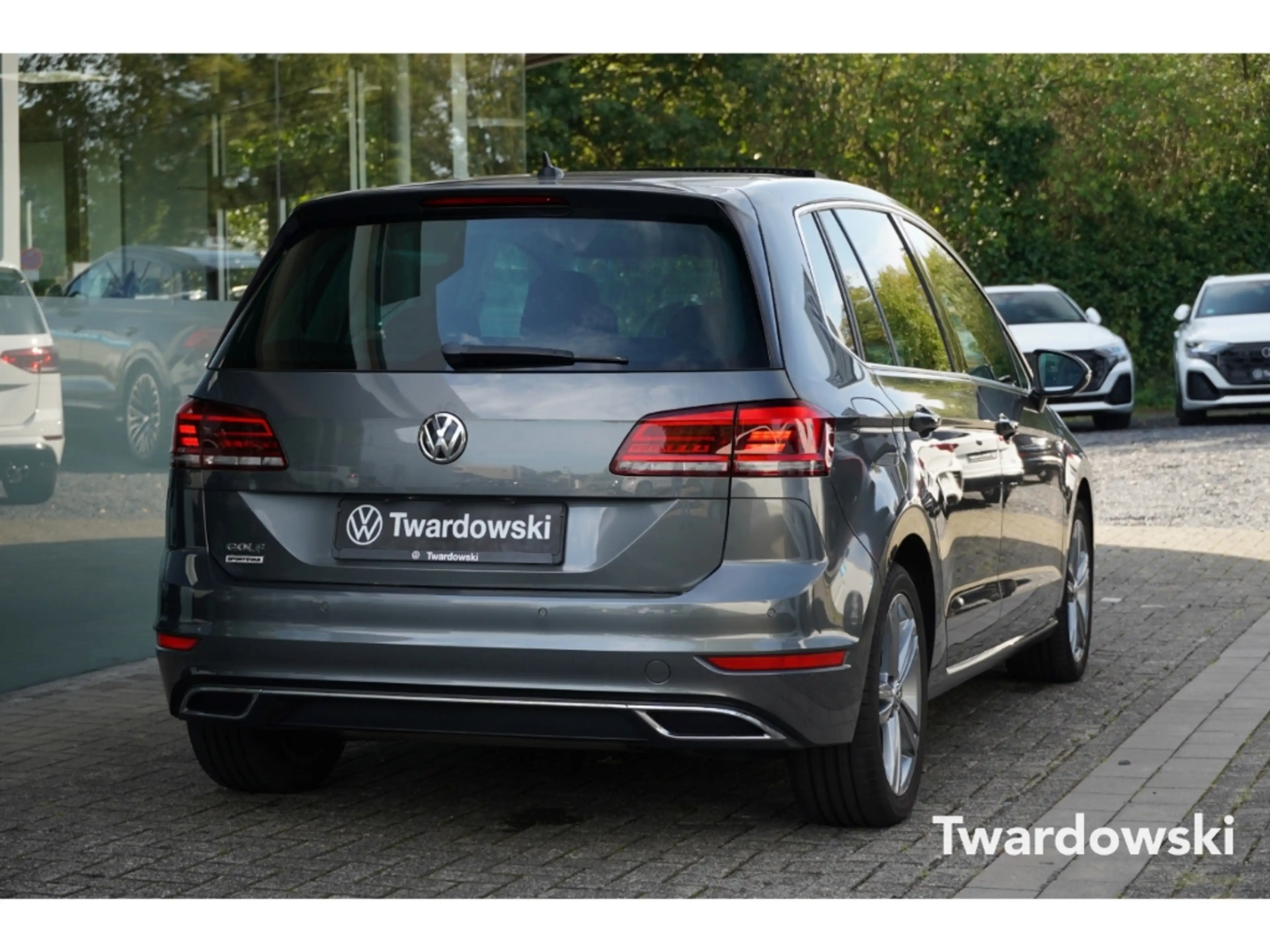 Volkswagen Golf Sportsvan Highline PANO Kamera ACC LED KeyLess — photo 6