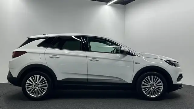 Opel Grandland view 12