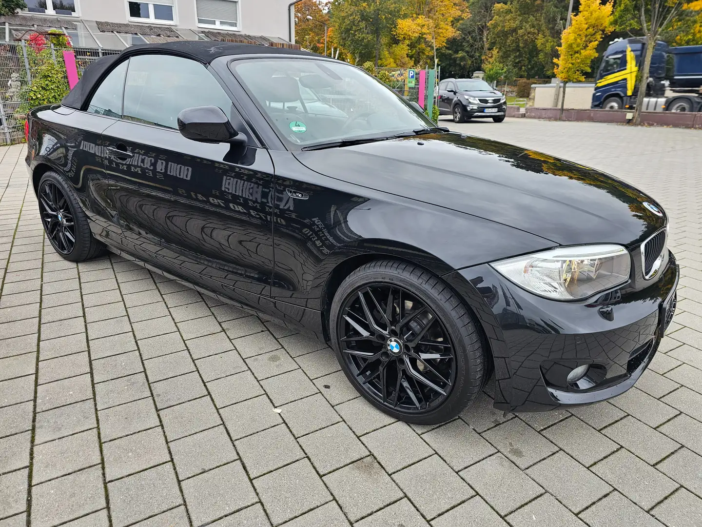 BMW 118 118i / Xenon/ Leder/ 18 Zoll / TOP Zustand Schwarz - 2