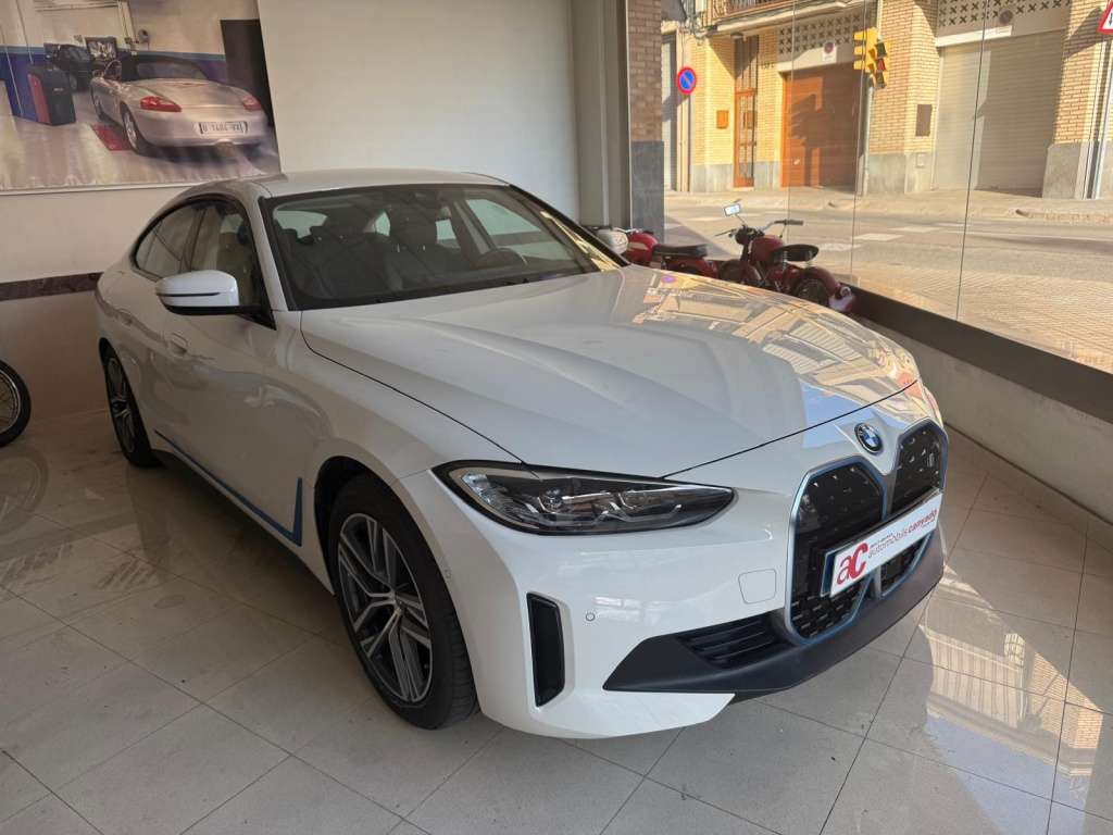 BMW i4 eDrive40 - foto 1