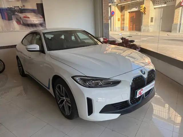 BMW i4 eDrive40