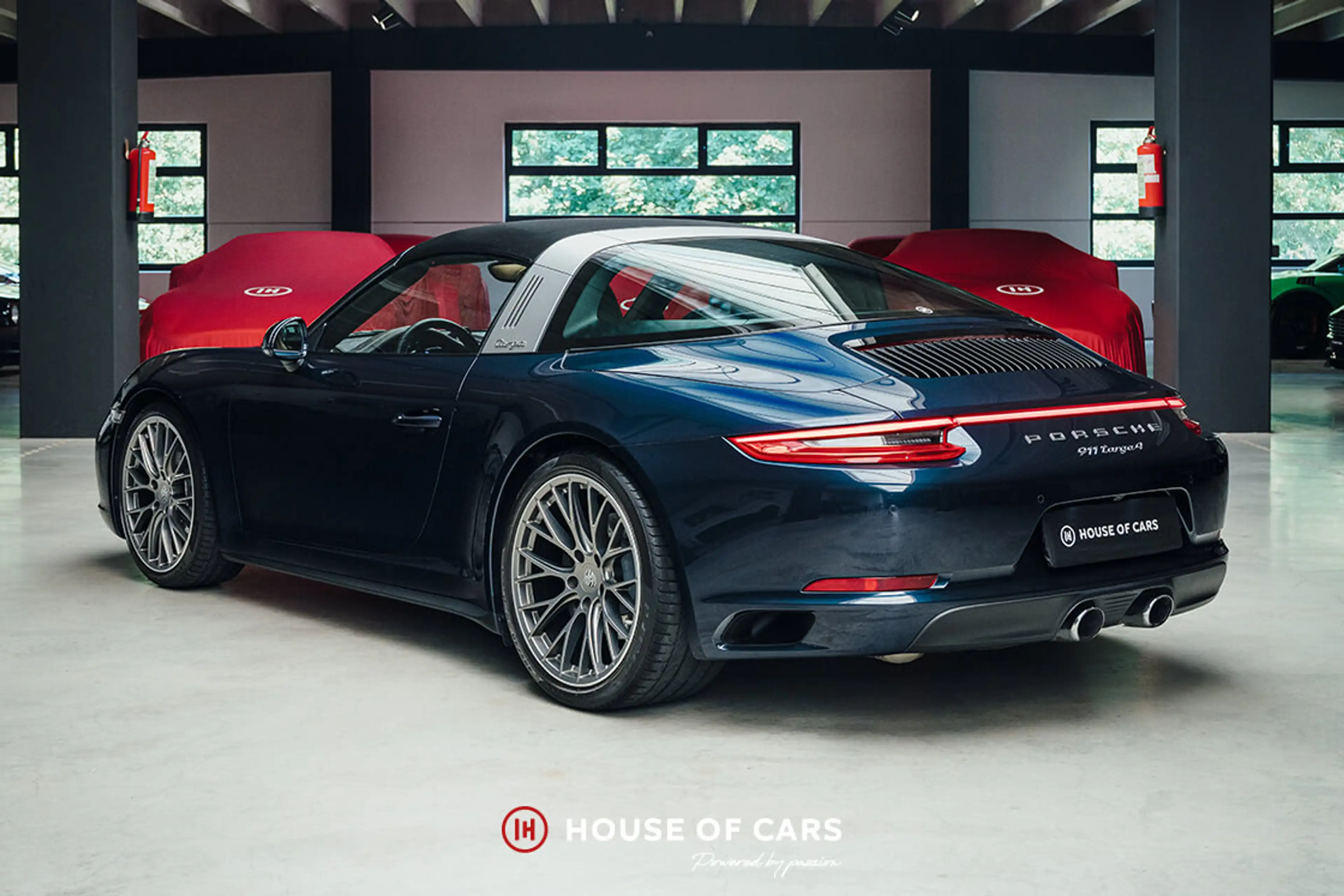 Porsche 911 991.2 TARGA 4 PDK 1ST OWNER / PAINT - LOW MILEAGE — photo 8