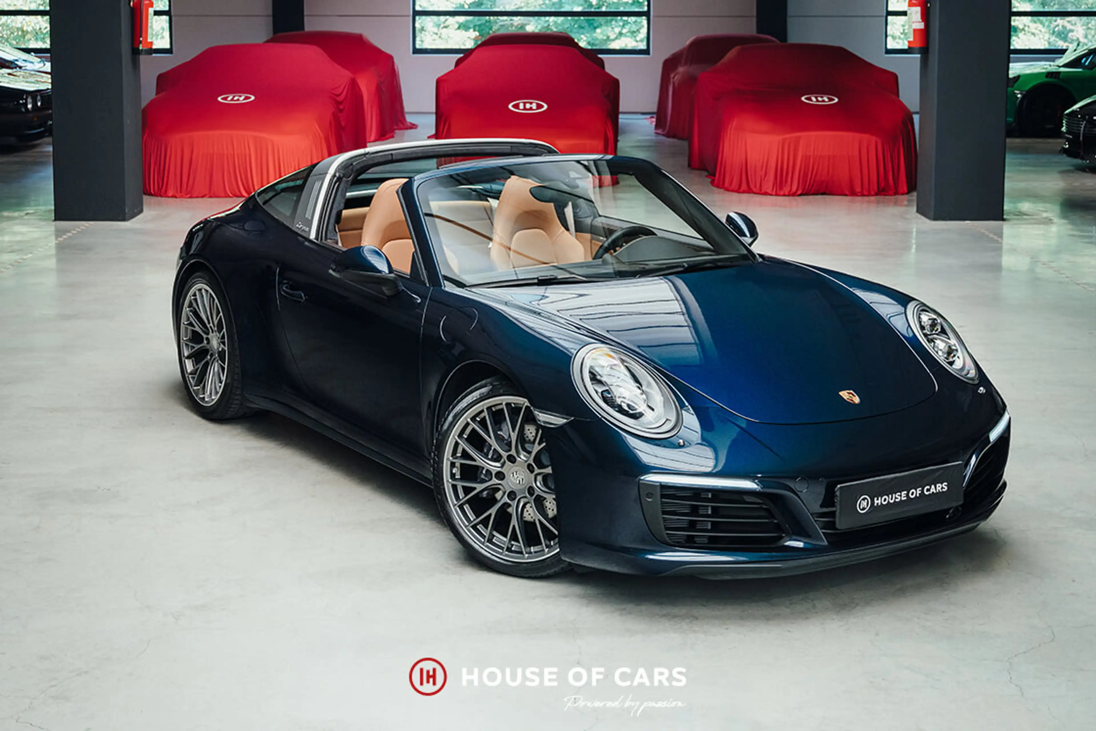 Porsche 911 991.2 TARGA 4 PDK 1ST OWNER / PAINT - LOW MILEAGE — photo 3