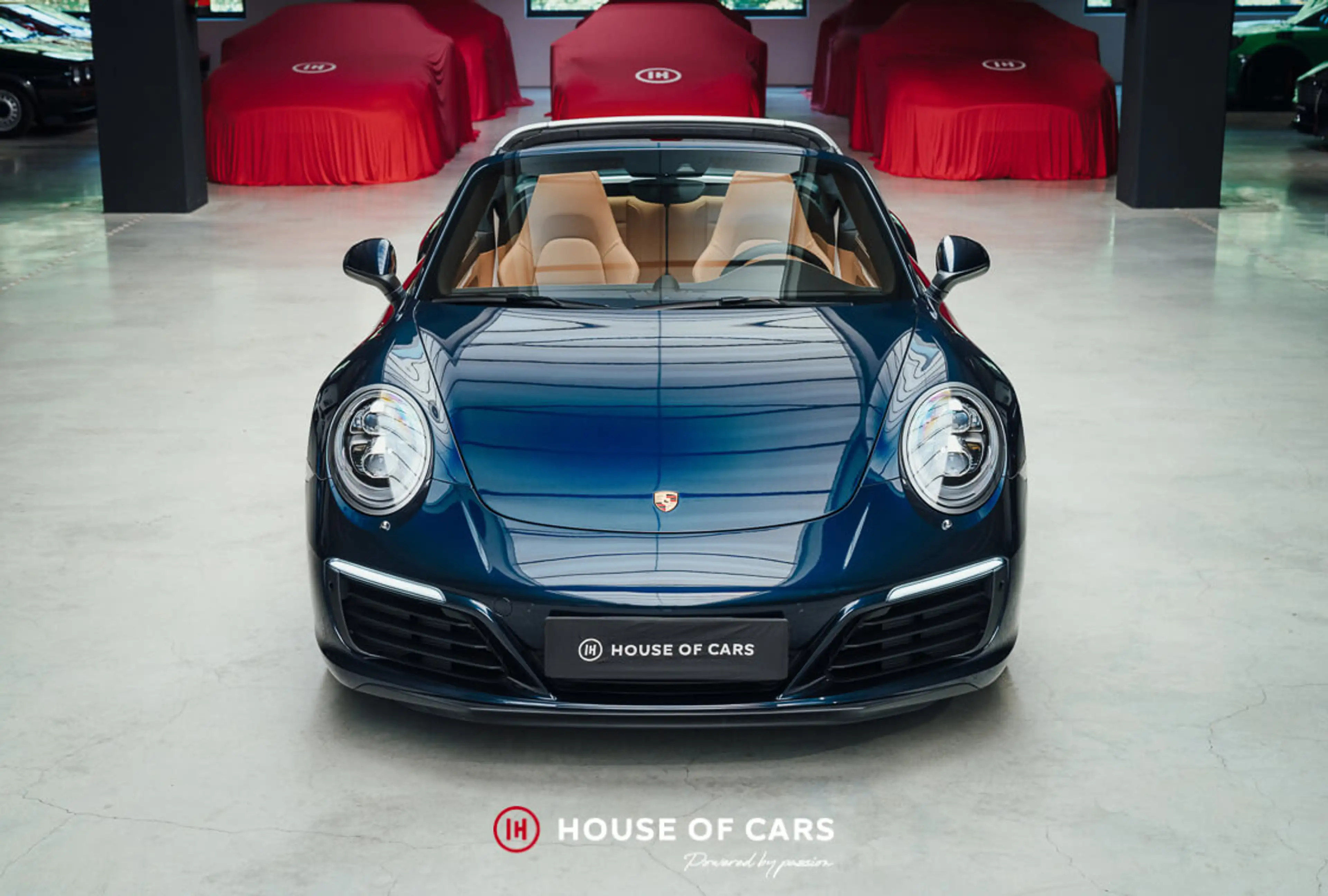 Porsche 911 991.2 TARGA 4 PDK 1ST OWNER / PAINT - LOW MILEAGE — photo 2