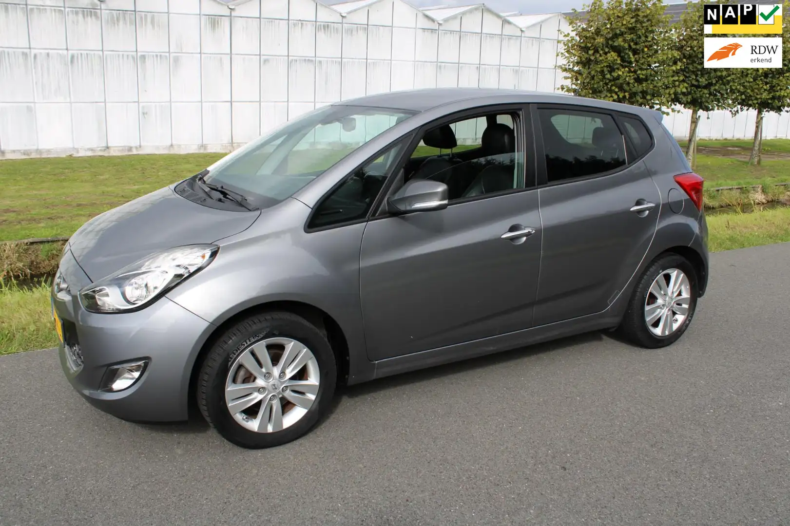 Hyundai iX20 1.4i i-Catcher met lederen bekleding Grijs - 1
