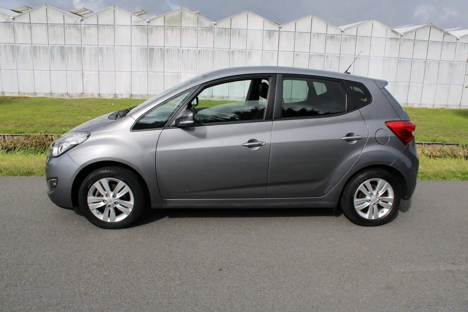 Hyundai iX20 1.4i i-Catcher met lederen bekleding Grijs - 2