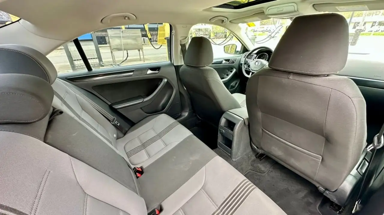 Volkswagen Jetta снимка Volkswagen Jetta