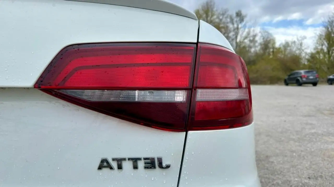 Volkswagen Jetta снимка Volkswagen Jetta