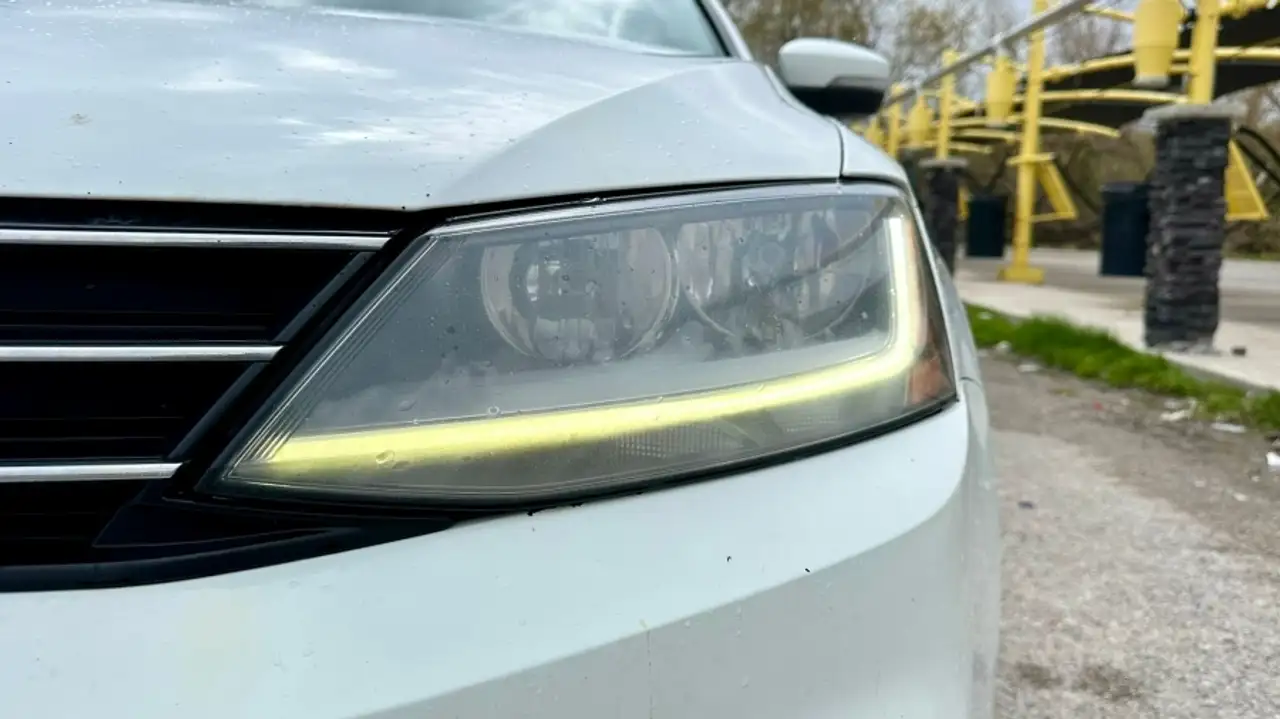 Volkswagen Jetta снимка Volkswagen Jetta