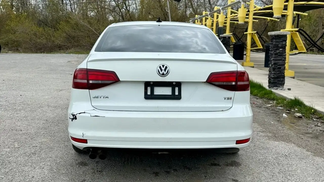 Volkswagen Jetta снимка Volkswagen Jetta