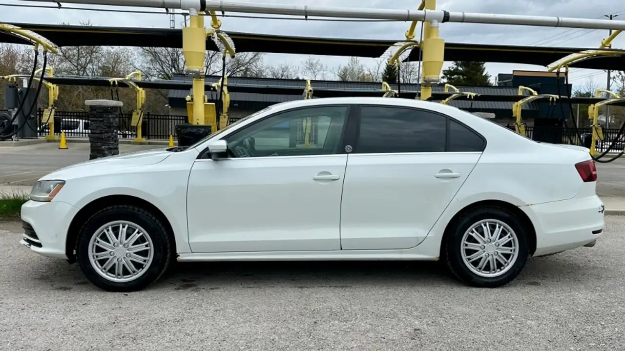 Volkswagen Jetta снимка Volkswagen Jetta