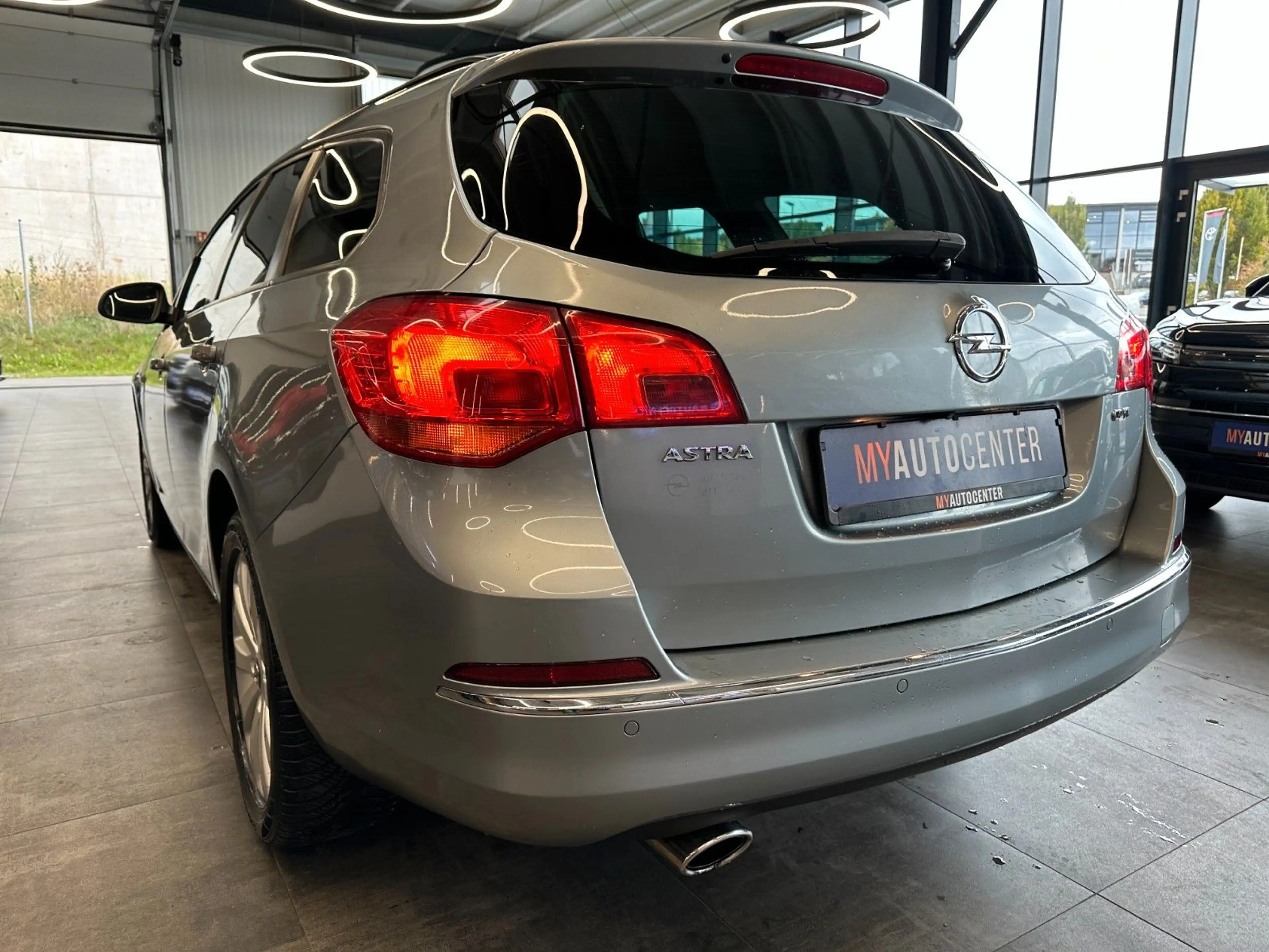 Opel Astra *TÜV 03/28*LKHZ*2-ZONEN*TEMPO*NAVI*PDC* — photo 5
