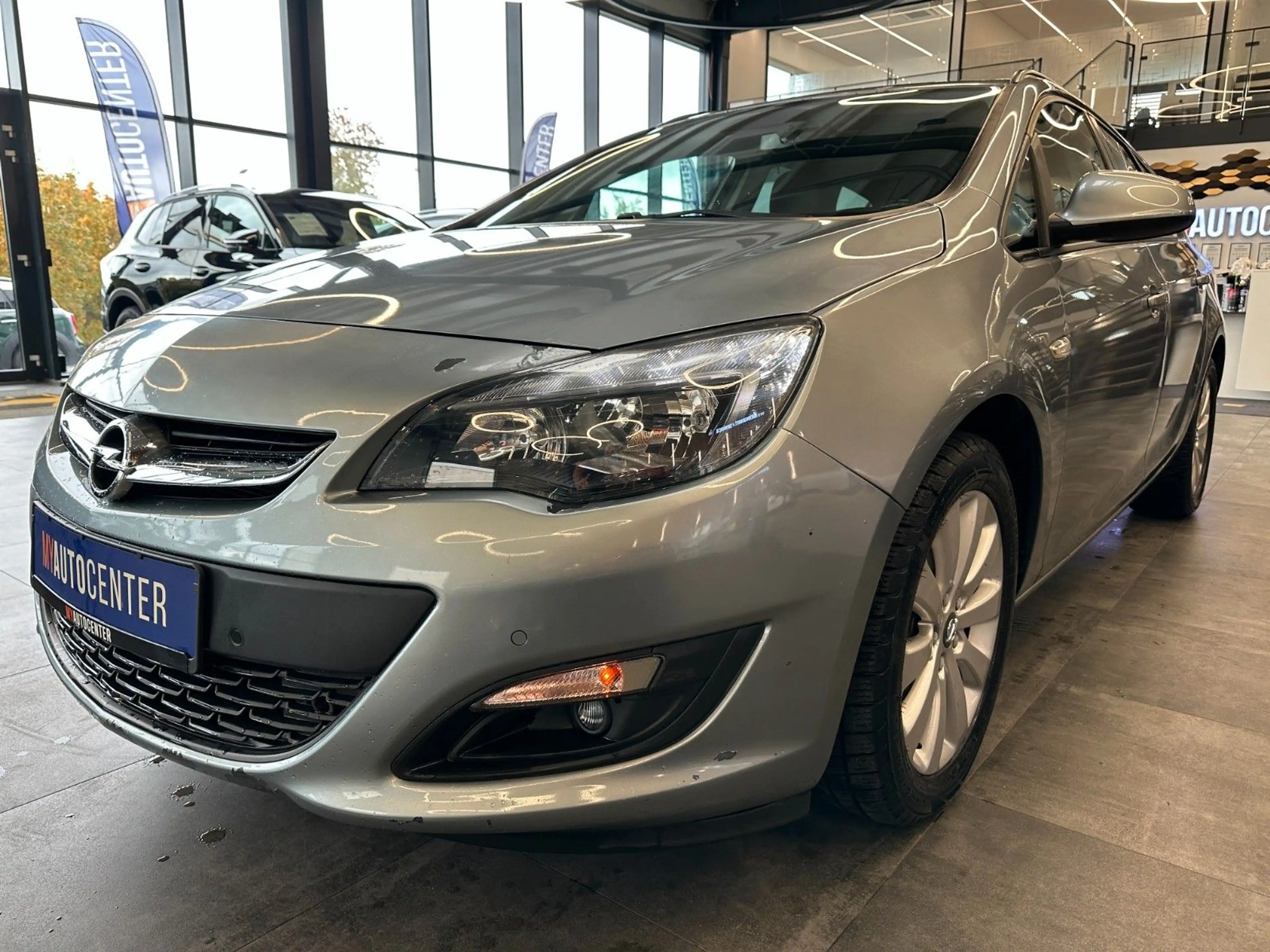 Opel Astra *TÜV 03/28*LKHZ*2-ZONEN*TEMPO*NAVI*PDC* — photo 4