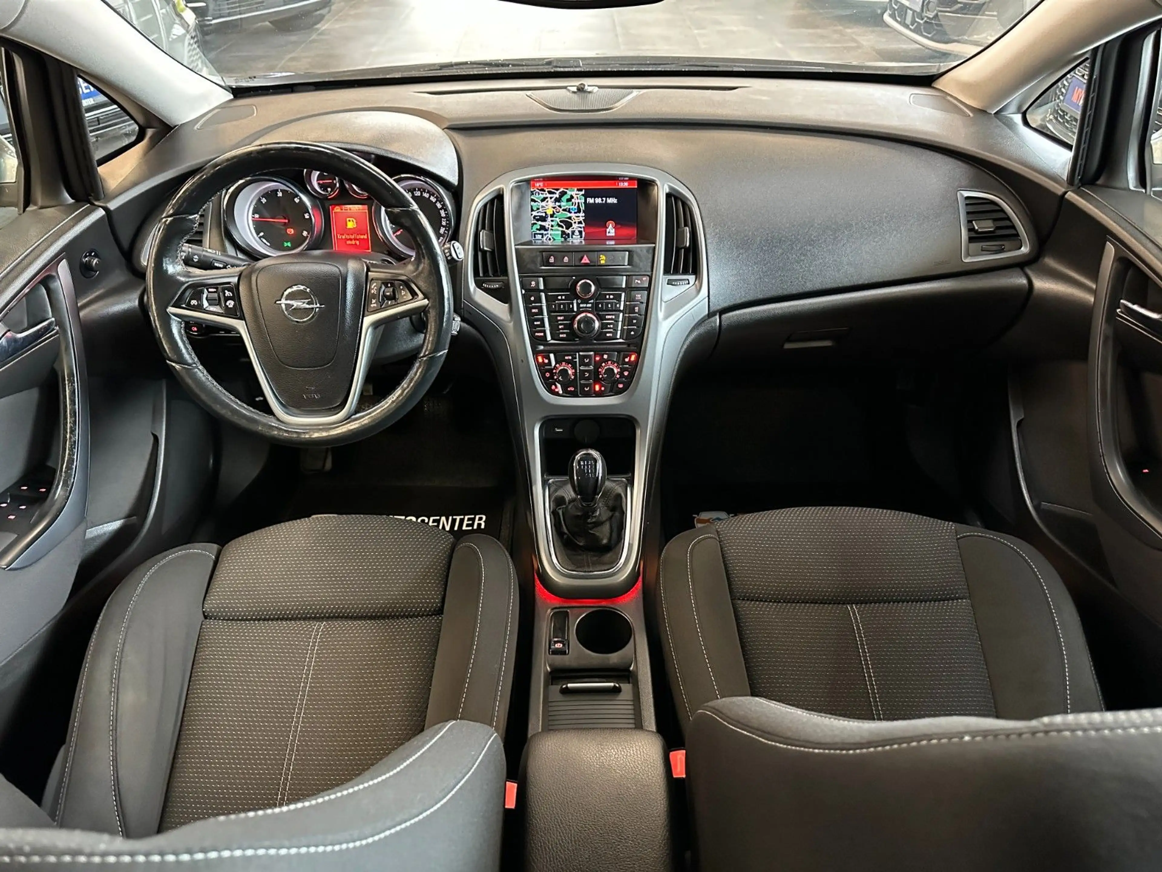 Opel Astra *TÜV 03/28*LKHZ*2-ZONEN*TEMPO*NAVI*PDC* — photo 6