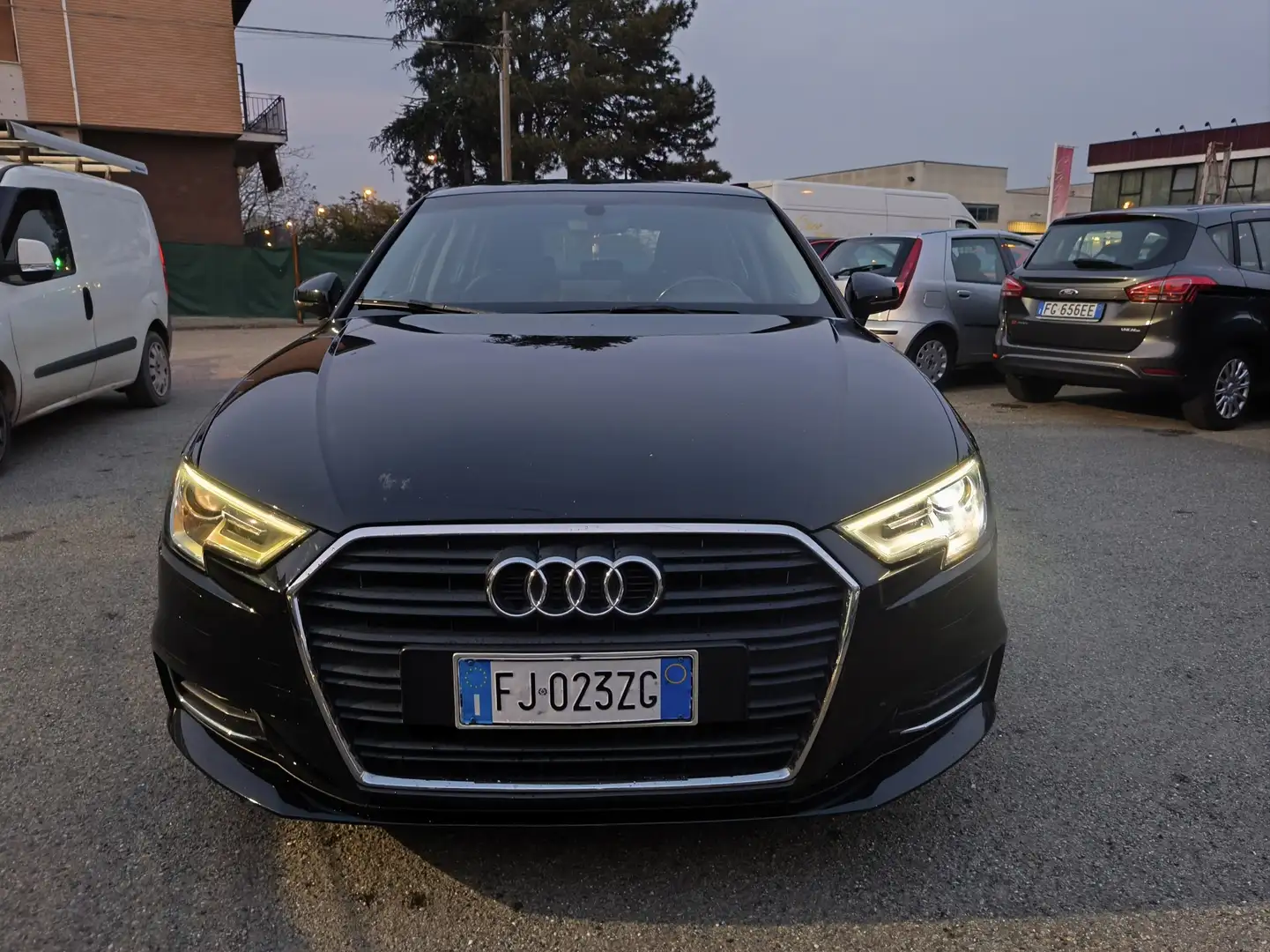 Audi A3 A3 III 2016 Sportback 1.6 tdi Business 116cv Noir - 1