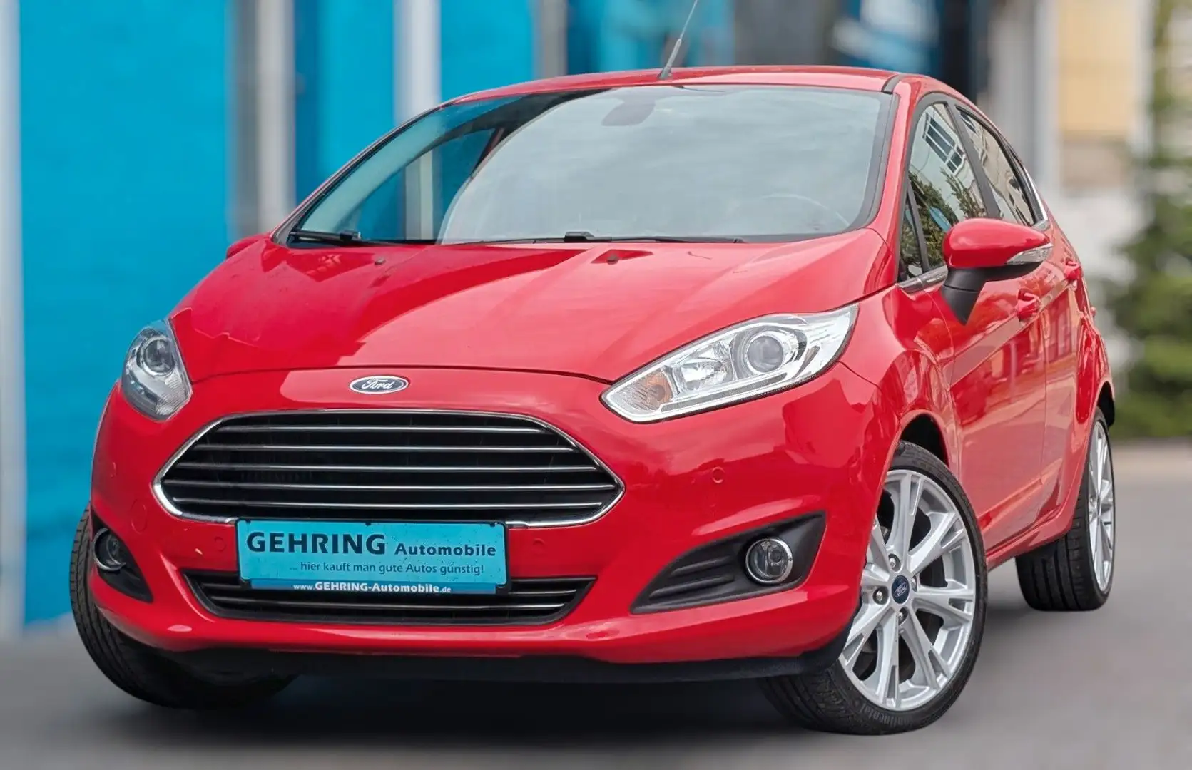 Ford Fiesta Titanium 125 Navi Sitzhzg Alu 8Räder 5Trg Rood - 1