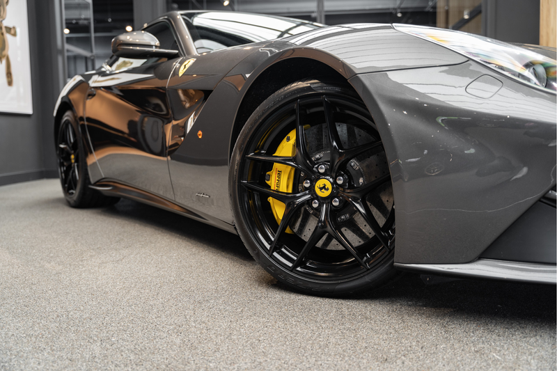 Ferrari F12 Berlinetta Carbon Lift Camera 6.3 Berlinetta HELE — photo 11