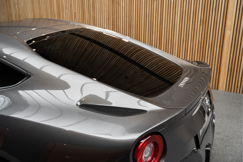 Ferrari F12 Berlinetta Carbon Lift Camera 6.3 Berlinetta HELE — photo 13