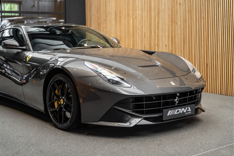 Ferrari F12 Berlinetta Carbon Lift Camera 6.3 Berlinetta HELE — photo 9
