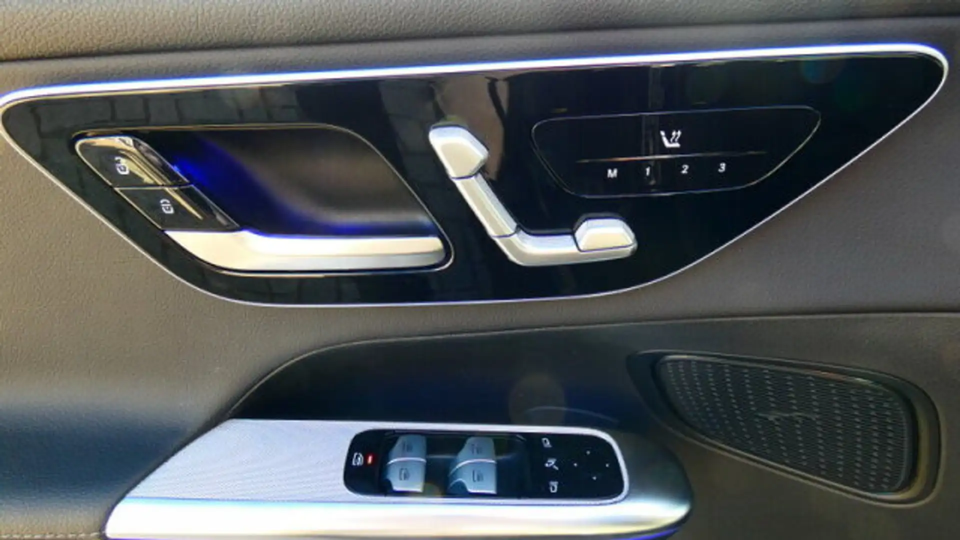 Mercedes-Benz GLC 200 4Matic Avantgarde +Wide+MBUX+LED+Navi Zwart - 2