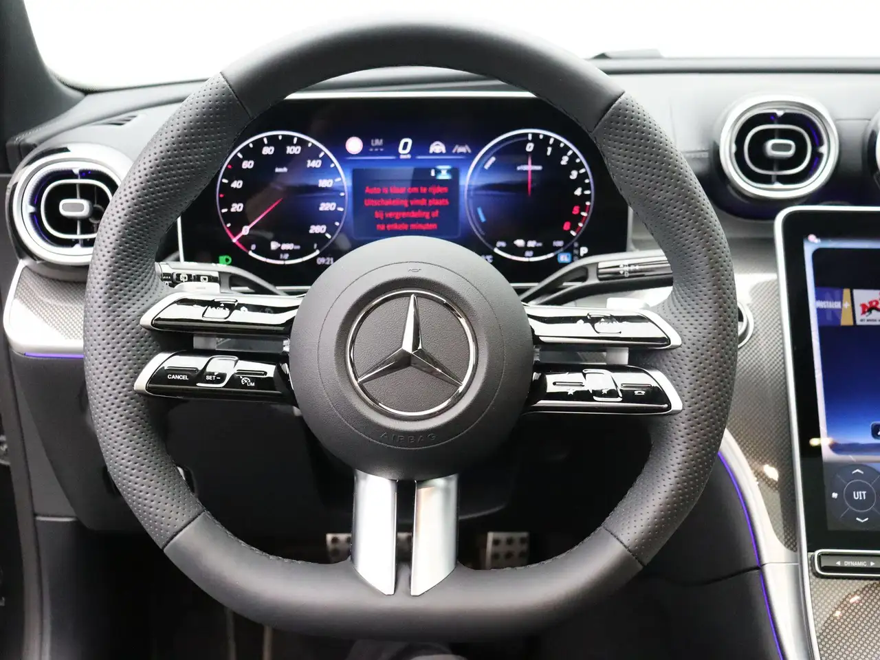 Mercedes-Benz C-Class 2026 — фото 10