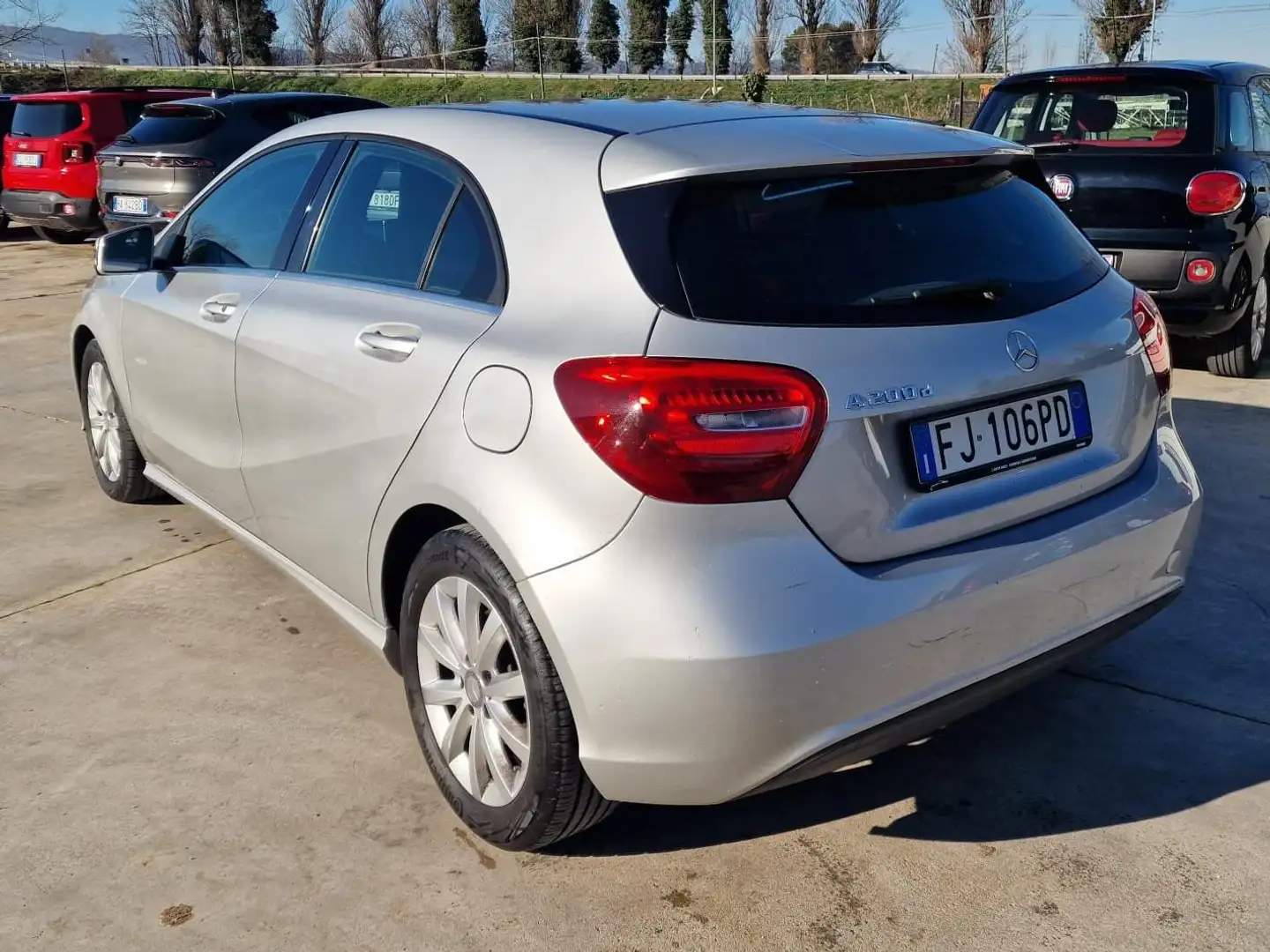 Mercedes-Benz A 200 Classe A - W176 d Premium auto my16 Grau - 2
