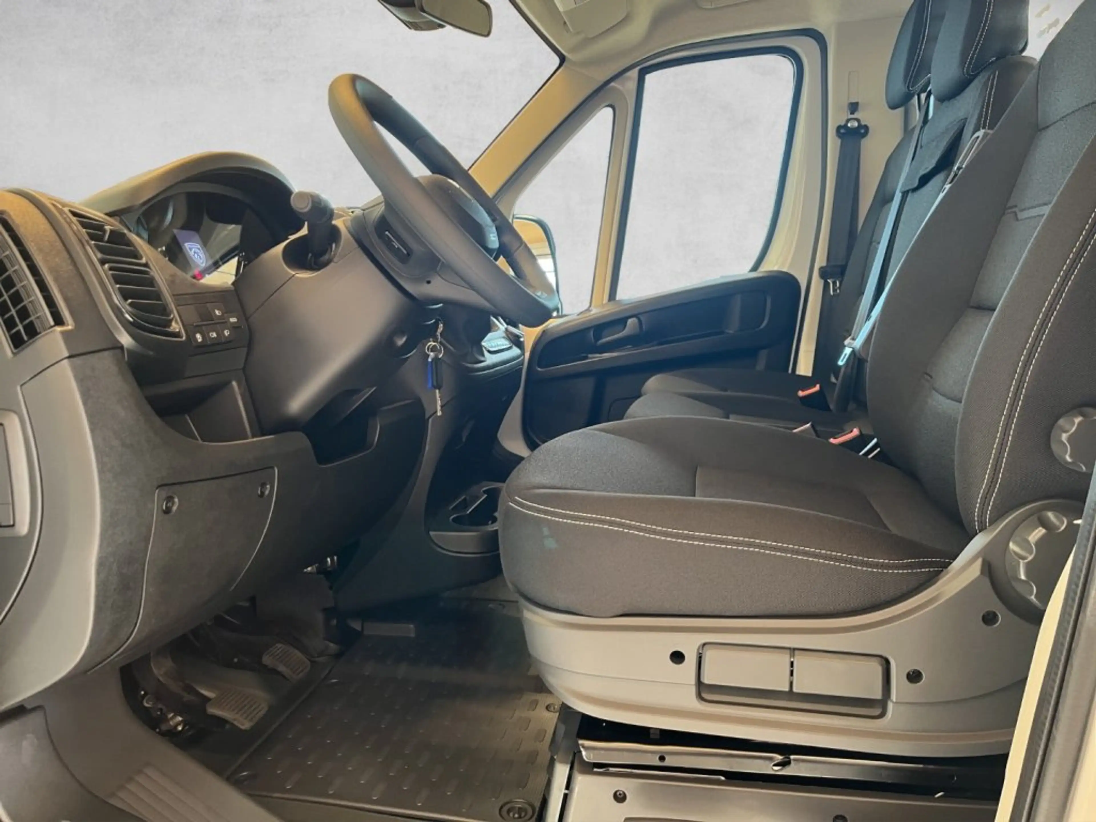 Peugeot Boxer Pritsche Einzelkabine 3,5T L4 BHDI 140 — photo 9