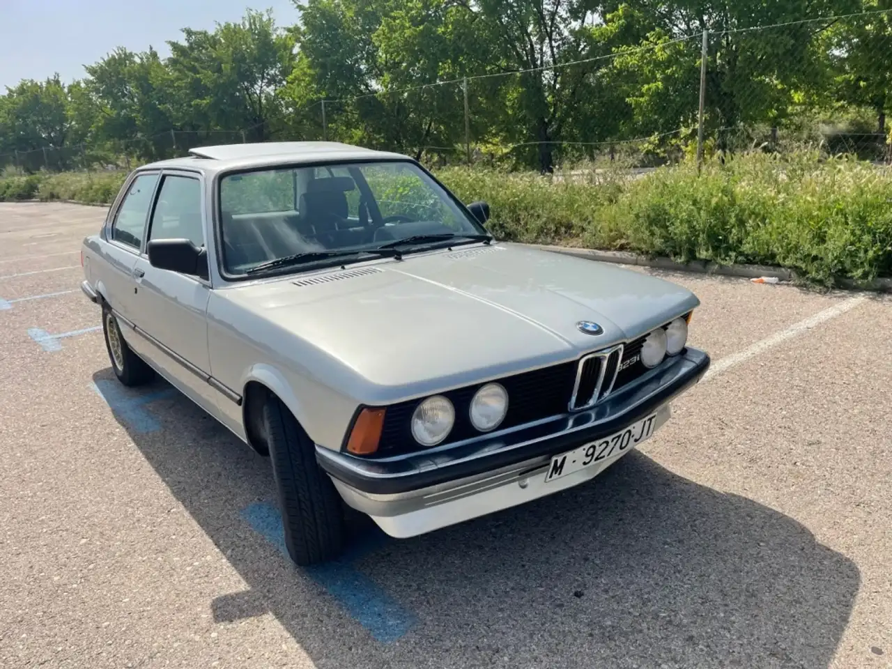 BMW 323i, foto 2
