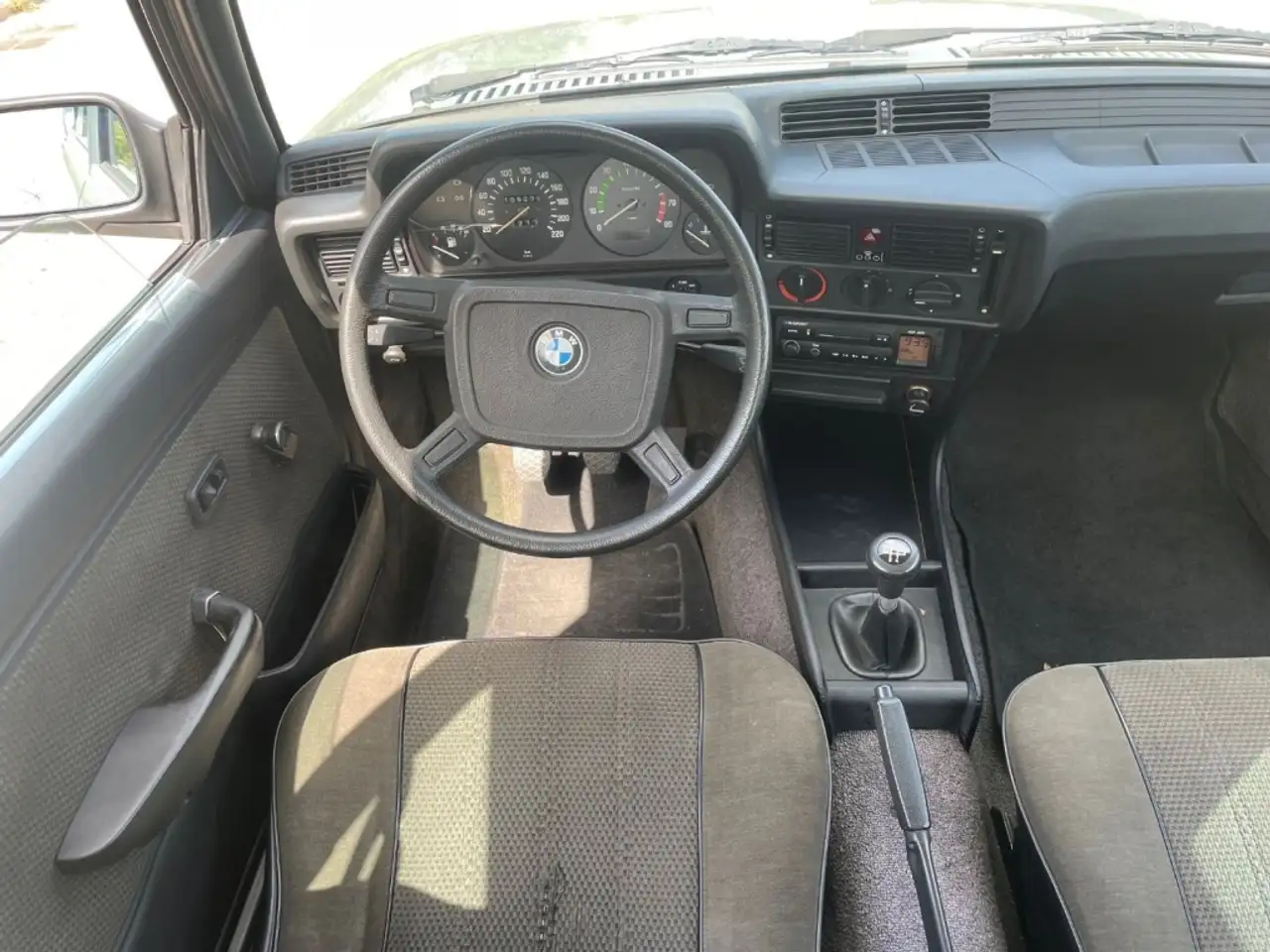 BMW 323i, foto 10