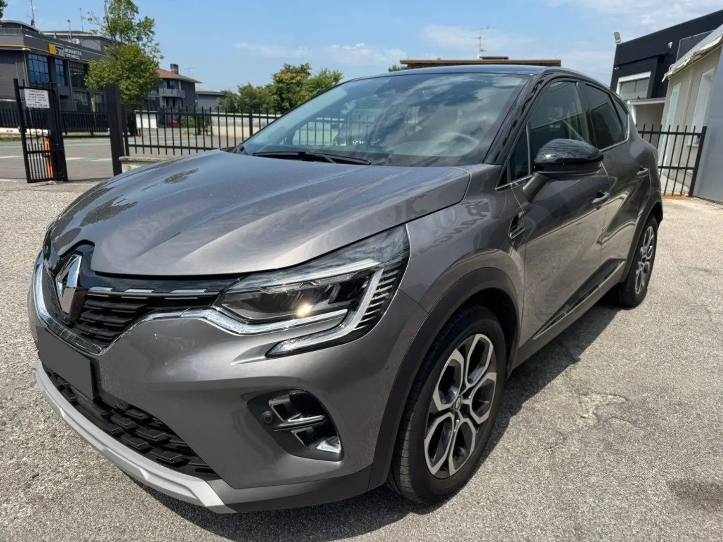 Renault Captur TCe 100 CV GPL Techno Grigio - 1