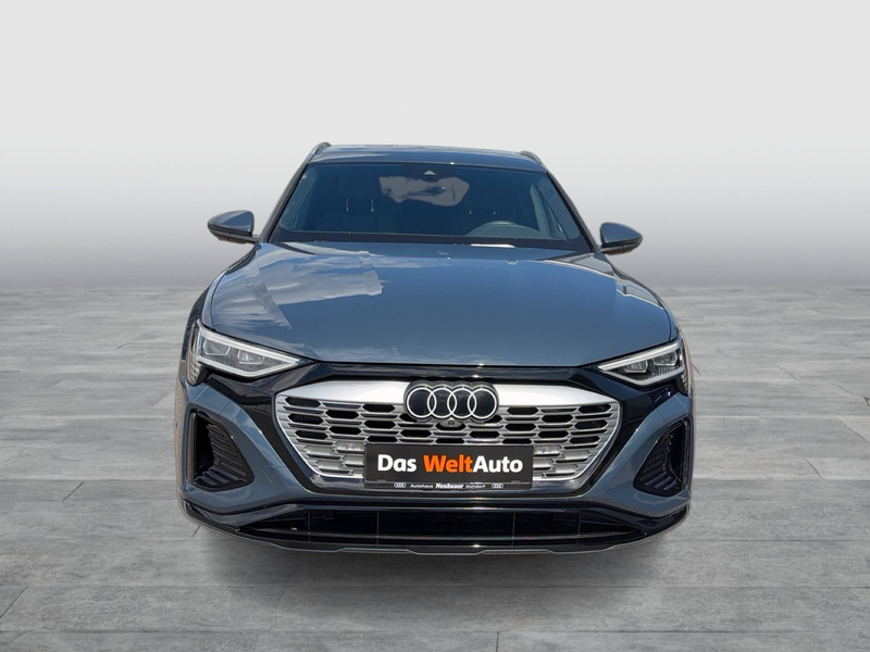Audi Q8 50 e-tron quattro S line — photo 7