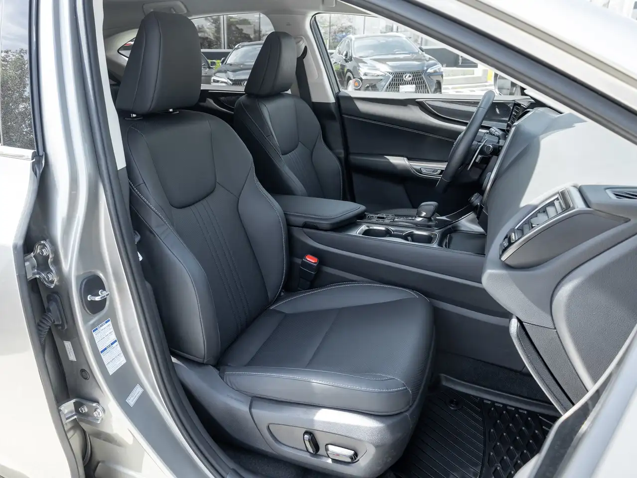 Lexus NX снимка Lexus NX