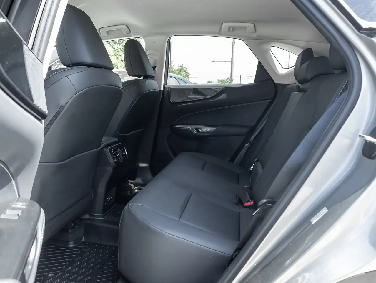 Lexus NX снимка Lexus NX