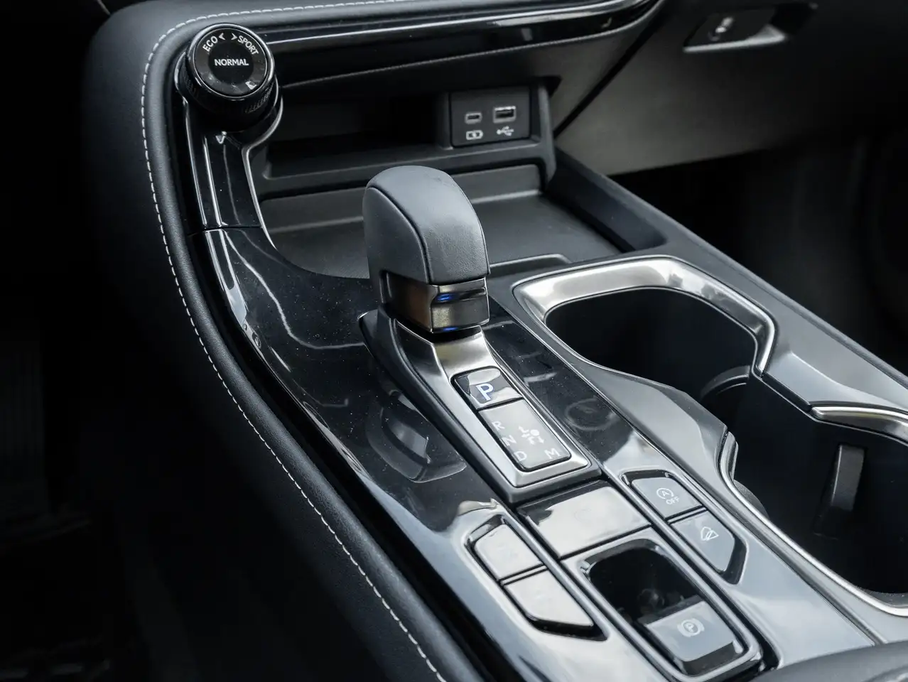 Lexus NX снимка Lexus NX