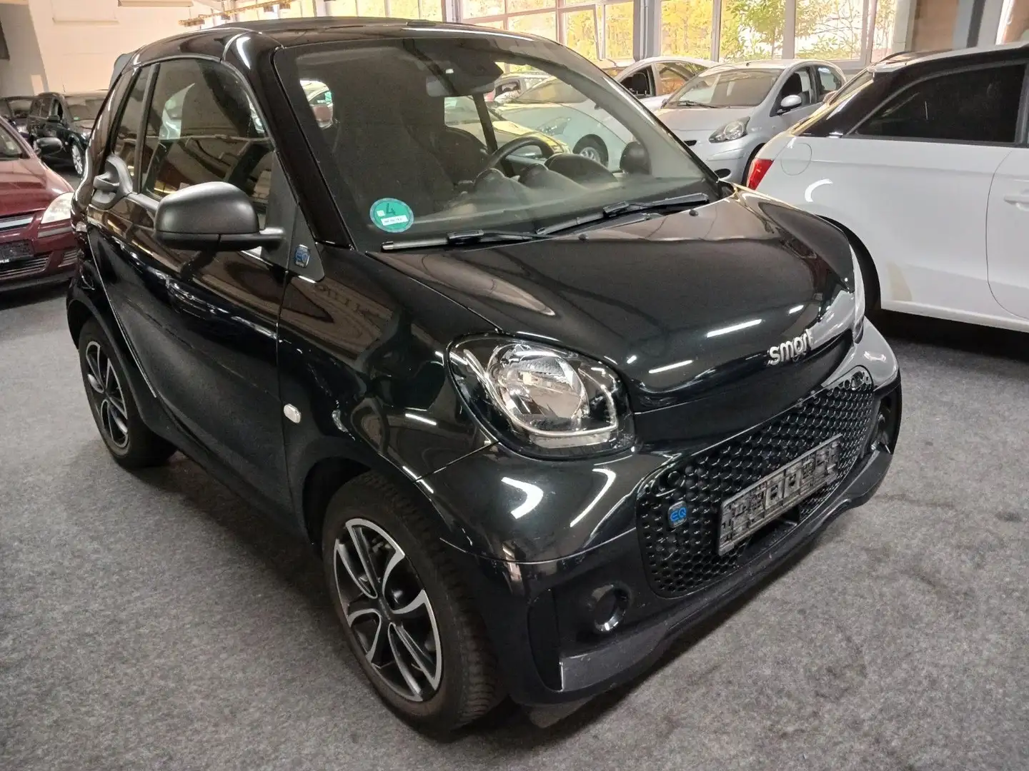 smart forTwo fortwo cabrio electric drive / EQ Schwarz - 2