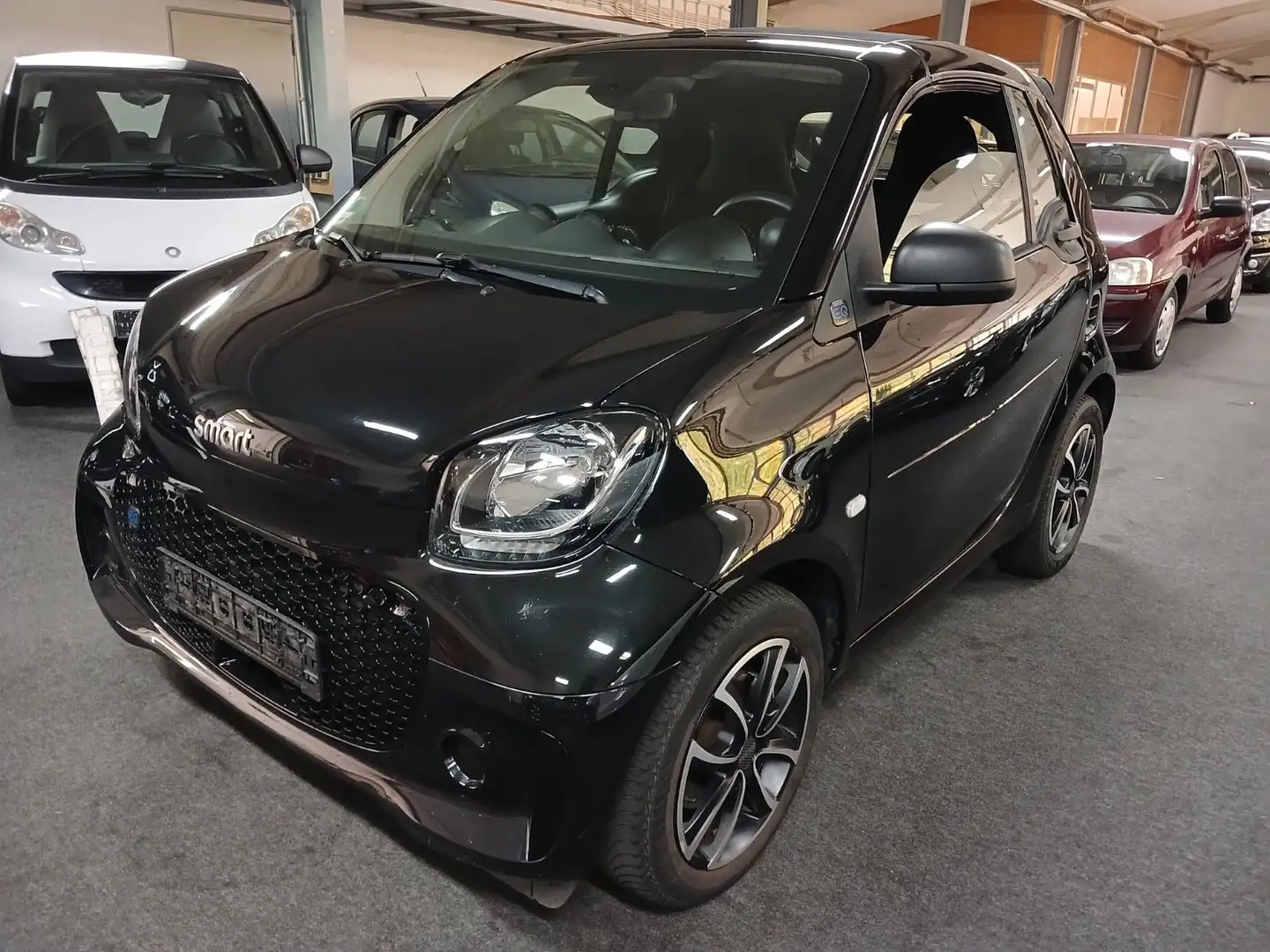 smart forTwo fortwo cabrio electric drive / EQ Schwarz - 1