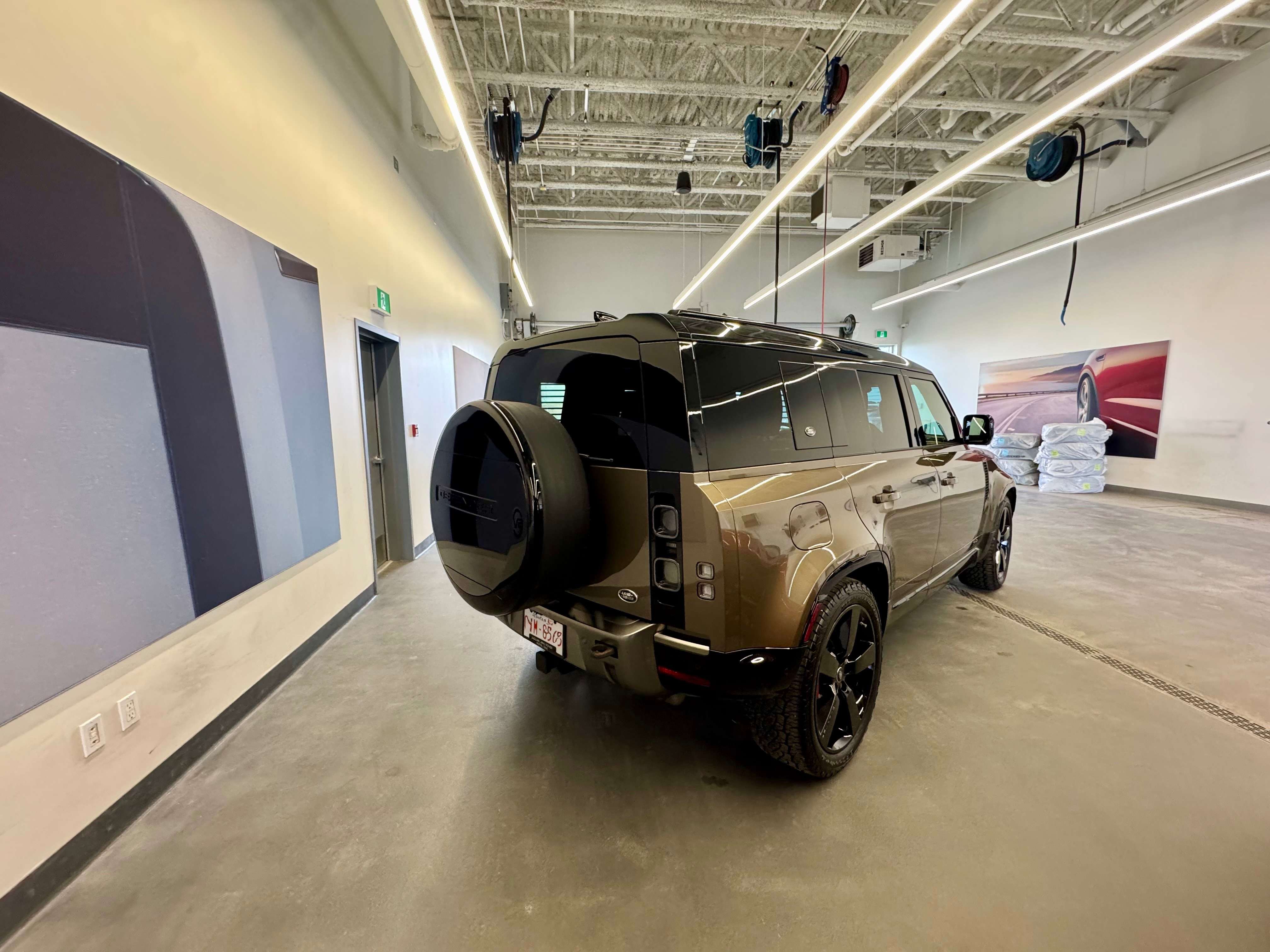 2021 Land Rover Defender X alt 3