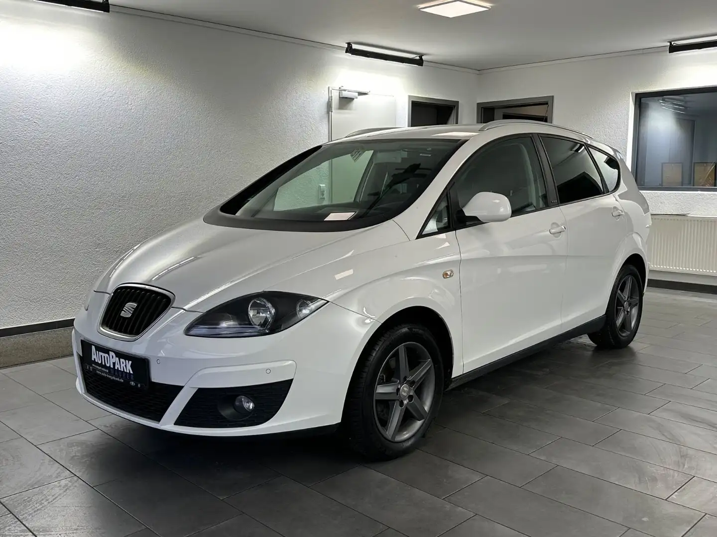 SEAT Altea XL Sun*PDC* 2. Hand* Service neu* Белый - 2
