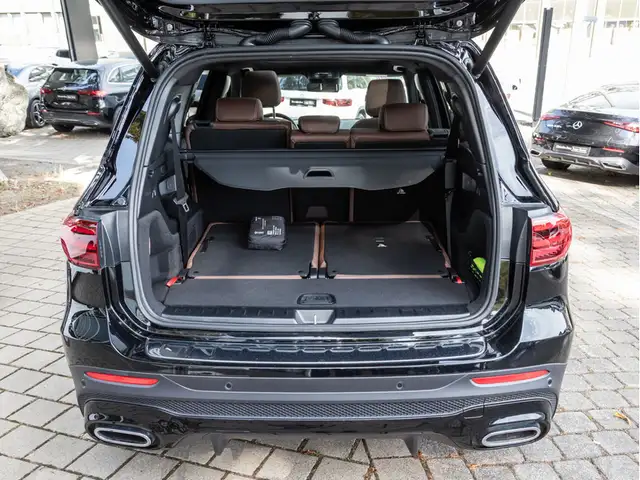 Mercedes-Benz GLB view 5
