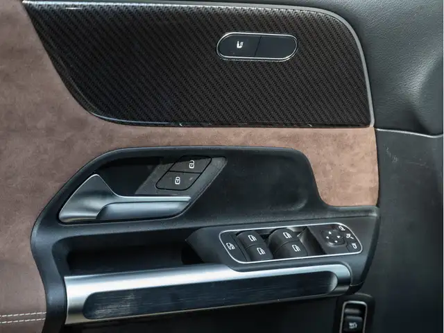 Mercedes-Benz GLB view 24