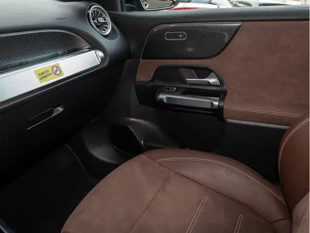 Mercedes-Benz GLB view 17