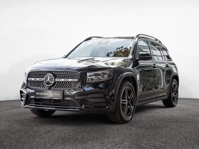 Mercedes-Benz GLB view 2