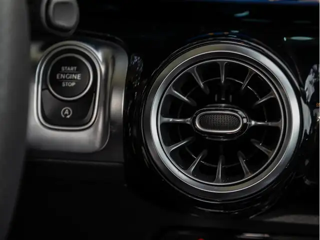 Mercedes-Benz GLB view 15
