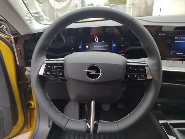 Opel Astra view 12