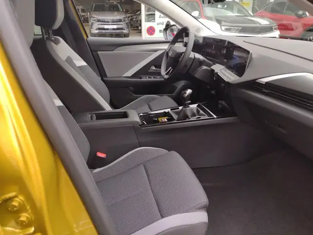 Opel Astra view 9