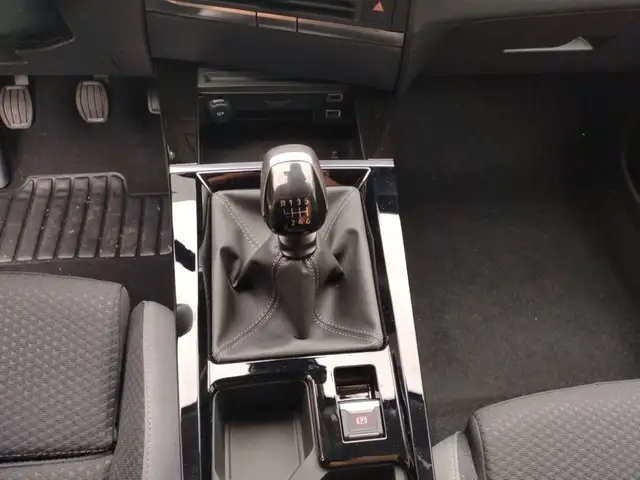 Opel Astra view 11