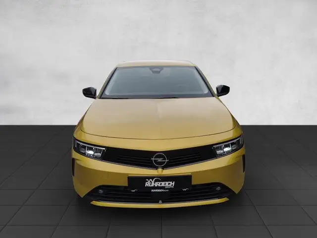 Opel Astra view 6