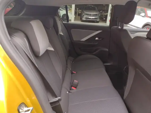 Opel Astra view 14