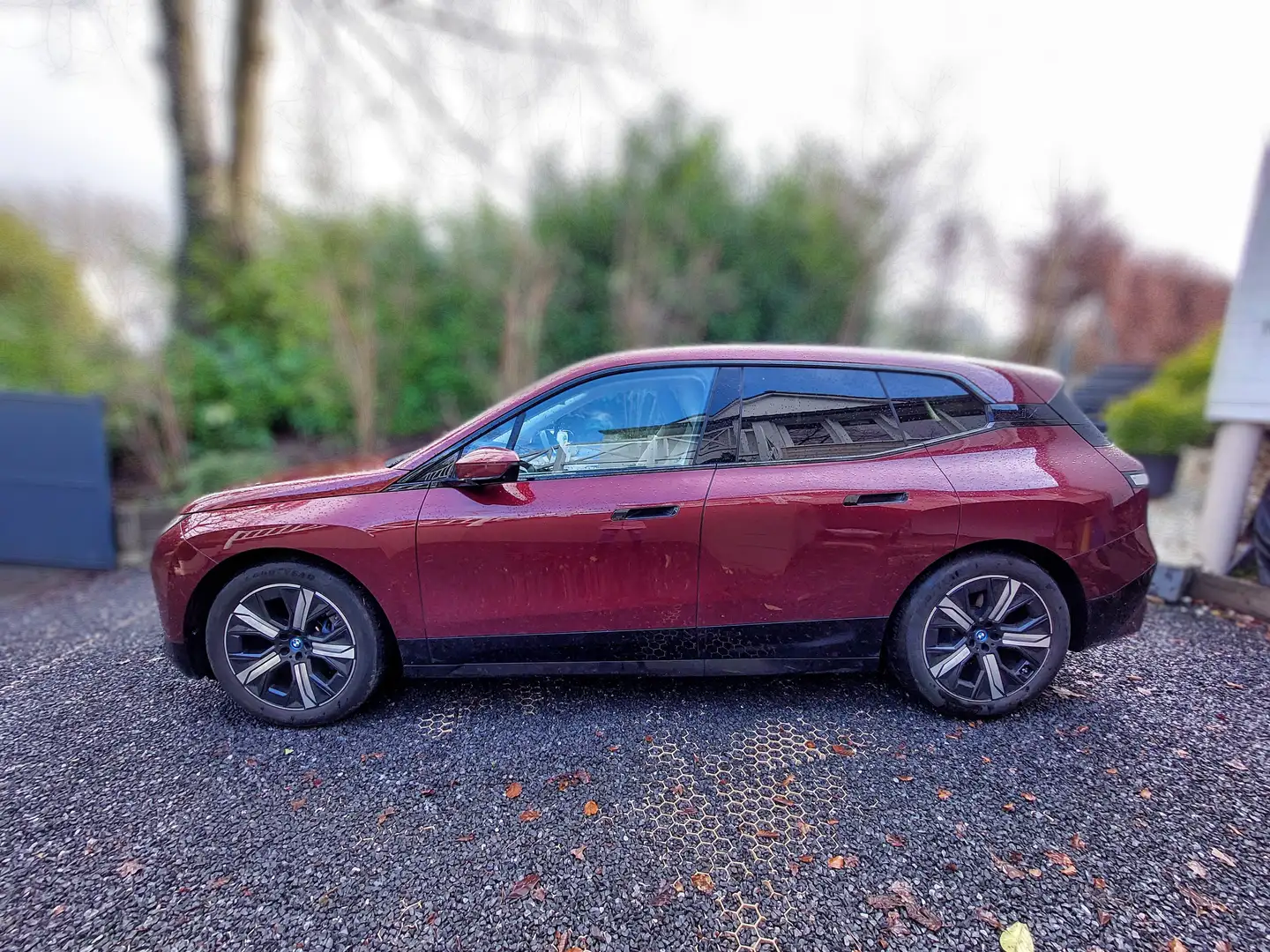 BMW iX iX 76.6 kWh xDrive40 Rood - 2